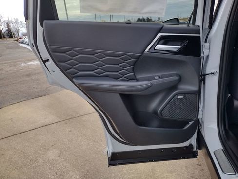 New 2026 Mitsubishi Outlander SEL image 33