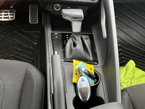 Used 2025 Hyundai Elantra Sport FWD image 18