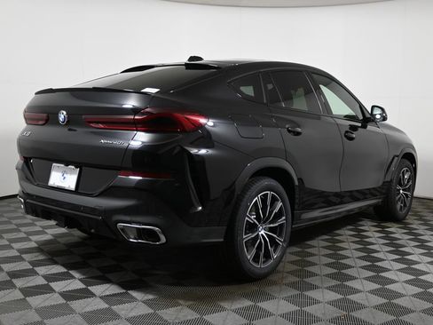 New 2026 BMW X6 xDrive40i w/ Climate Comfort Package image 7