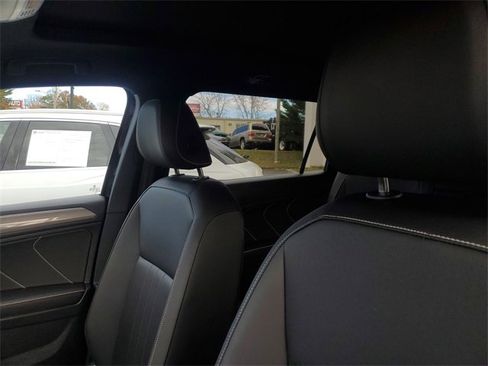 Certified 2024 Volkswagen Tiguan SE R-Line image 16