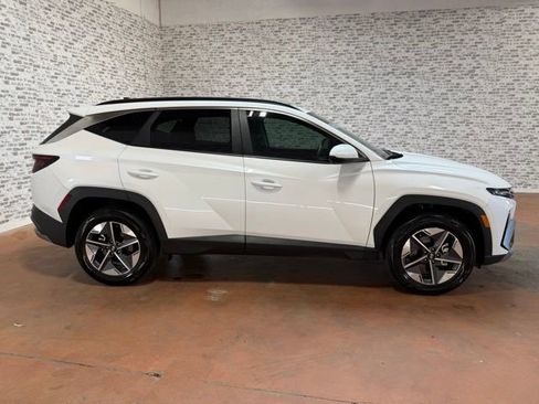 Certified 2025 Hyundai Tucson SEL AWD/4WD image 6