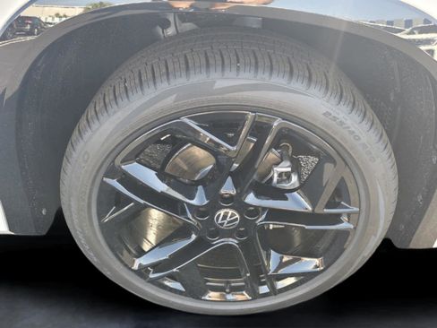 New 2026 Volkswagen Tiguan SE R-Line FWD image 7