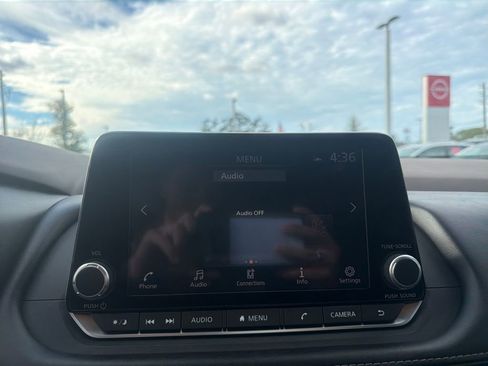 Certified 2023 Nissan Rogue SL image 35