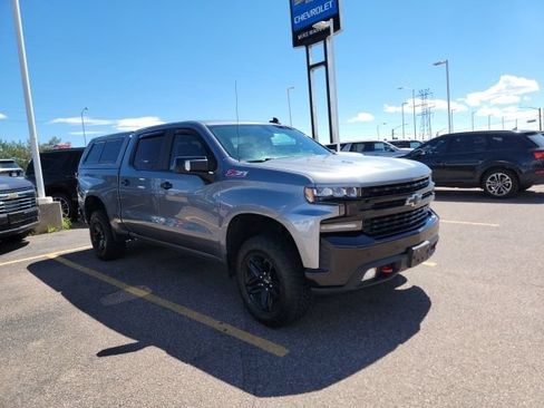 Used 2021 Chevrolet Silverado 1500 LT Trail Boss w/ Convenience Package II AWD/4WD image 3