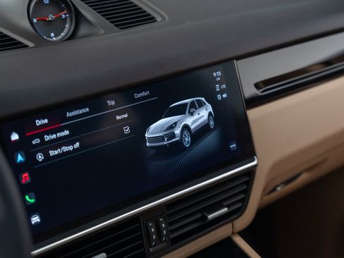 Certified 2023 Porsche Cayenne image 25