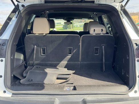 Used 2023 Chevrolet Traverse LS image 4