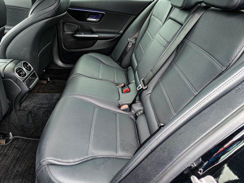 Used 2025 Mercedes-Benz C 300 4MATIC Sedan image 28
