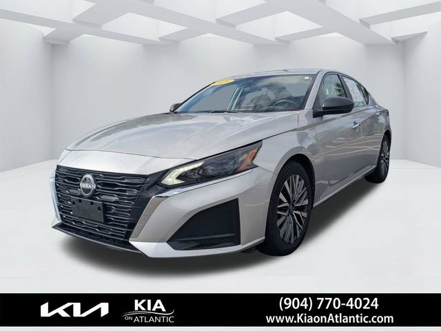 Used 2025 Nissan Altima 2.5 SV FWD image 6