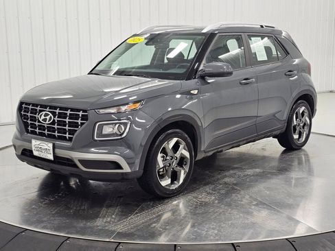 Used 2025 Hyundai Venue SEL FWD image 1