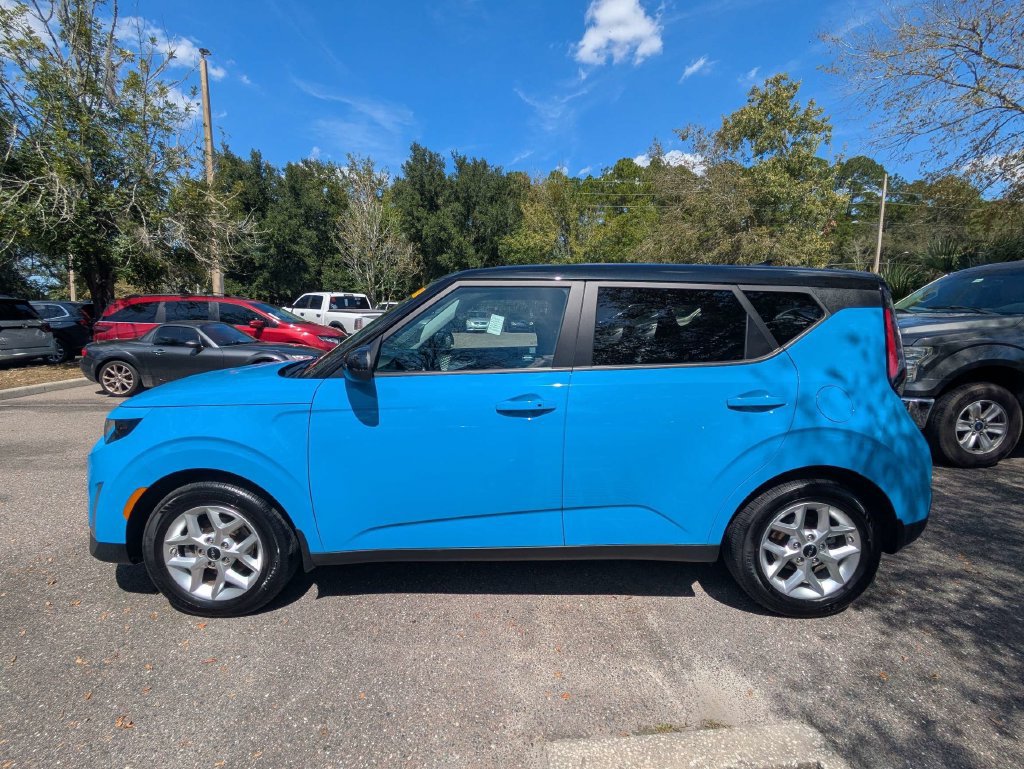 Used 2023 Kia Soul S FWD image 7