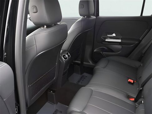 Used 2025 Mercedes-Benz GLA 250 4MATIC image 40