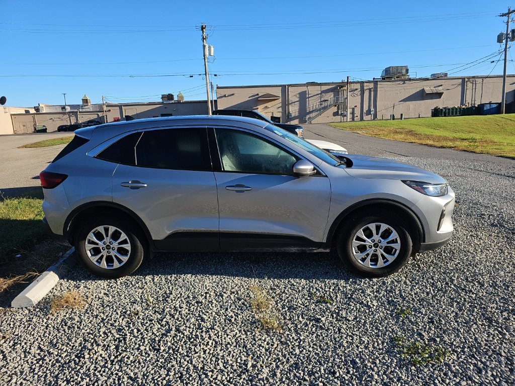 Used 2023 Ford Escape Active w/ Tech Pack #2 AWD/4WD image 7