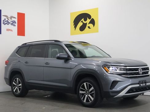 Used 2023 Volkswagen Atlas SE image 1