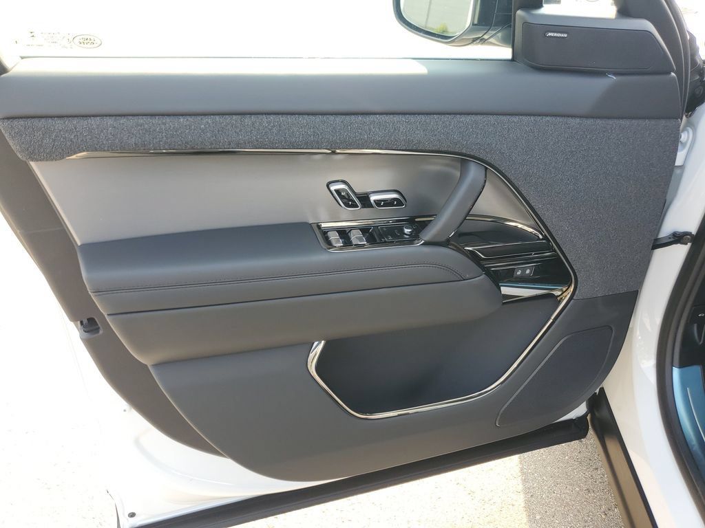 New 2026 Land Rover Range Rover Sport SE AWD/4WD image 7