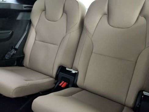 New 2026 Volvo XC90 B6 Plus w/ Protection Package Premier AWD/4WD image 33