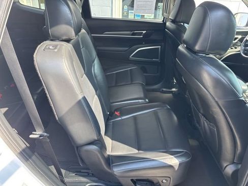 Used 2022 Kia Telluride LX image 7