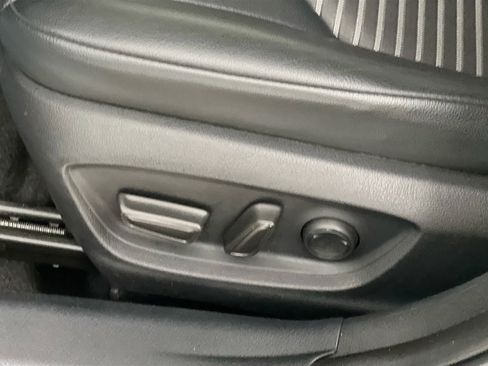 Used 2023 Toyota Camry SE FWD image 16