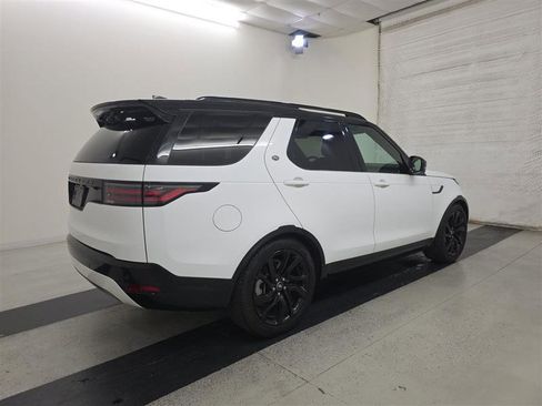 Used 2024 Land Rover Discovery Dynamic SE AWD/4WD image 4