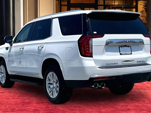Used 2024 GMC Yukon Denali AWD/4WD image 4