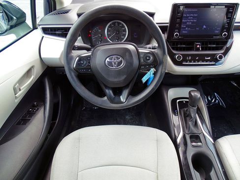 Used 2022 Toyota Corolla LE FWD image 26