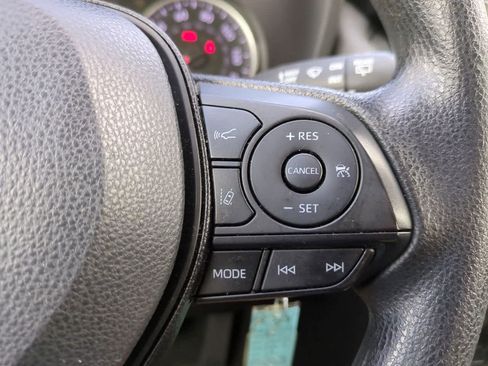 Used 2021 Toyota RAV4 LE AWD/4WD image 23