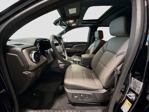 New 2025 Chevrolet Colorado ZR2 w/ Midnight Edition image 18