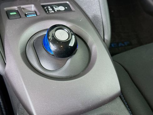 Used 2024 Nissan Leaf S FWD image 24
