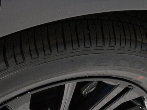 New 2025 Mitsubishi Eclipse Cross LE image 32