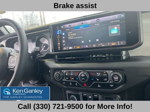 Used 2025 Jeep Gladiator Sport image 38