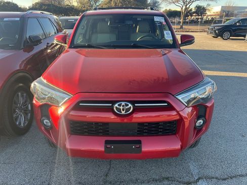 Used 2022 Toyota 4Runner SR5 Premium image 2