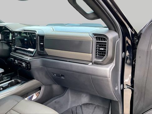 Used 2024 Chevrolet Silverado 1500 ZR2 AWD/4WD image 18