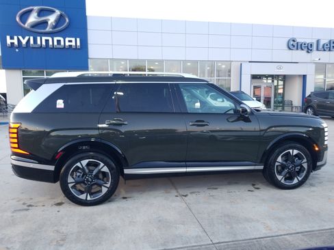 New 2026 Hyundai Palisade Limited FWD image 8