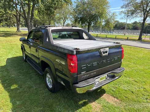 Used 2004 Chevrolet Avalanche 4x4 image 11