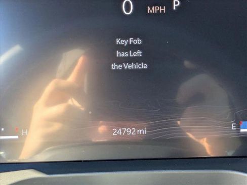 Used 2022 Jeep Grand Cherokee L Laredo image 13