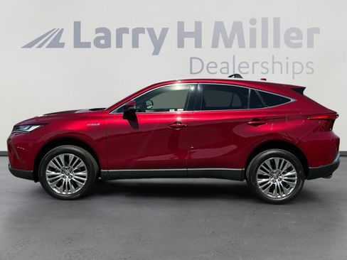 Used 2021 Toyota Venza Limited AWD/4WD image 2