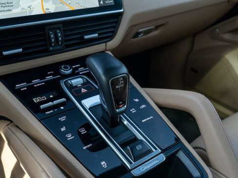 Used 2019 Porsche Cayenne image 29