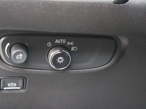 Used 2022 GMC Terrain SLE FWD image 12