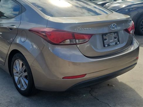 Used 2014 Hyundai Elantra SE w/ Option Group 02 image 6