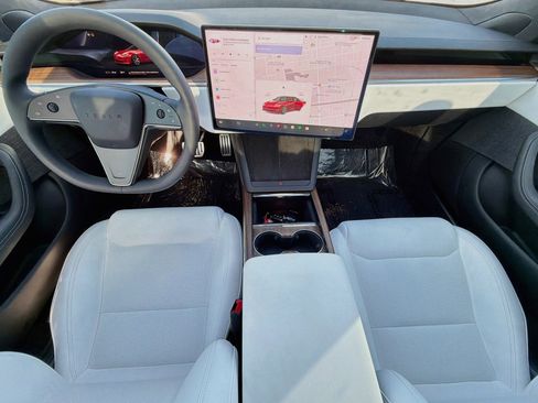 Used 2025 Tesla Model S AWD/4WD image 16