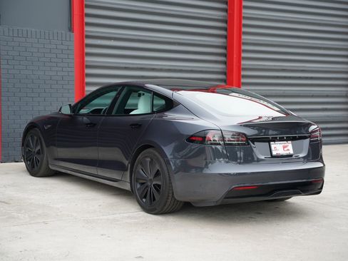 Used 2024 Tesla Model S Base image 10