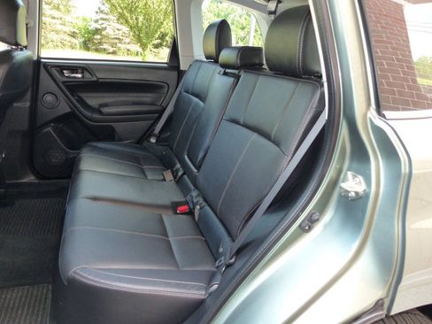 Used 2017 Subaru Forester 2.5i Touring AWD/4WD image 30