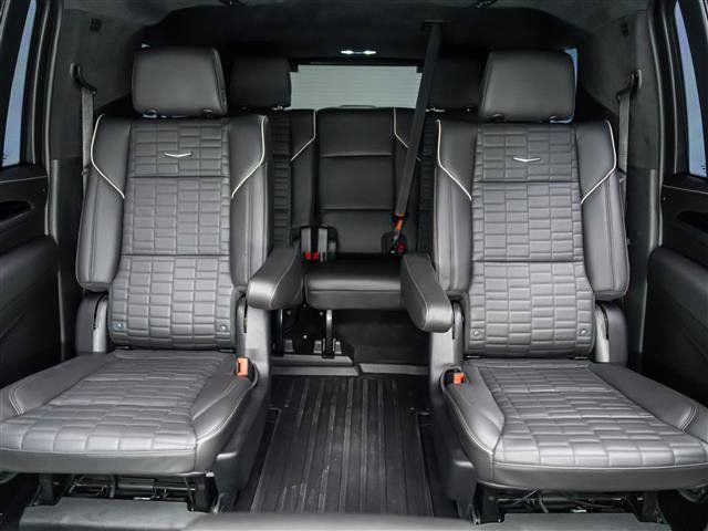 Used 2023 Cadillac Escalade ESV V w/ Heavy-Duty Trailer Package AWD/4WD image 30