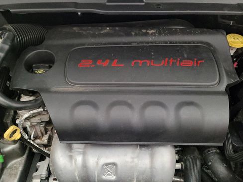 Used 2018 Jeep Compass Latitude FWD image 30