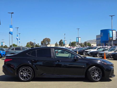 Used 2025 Toyota Camry SE FWD image 8