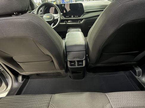 Used 2025 Chevrolet Equinox LT image 18