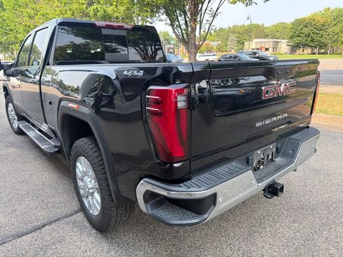 Used 2024 GMC Sierra 2500 SLT w/ SLT Premium Package AWD/4WD image 5