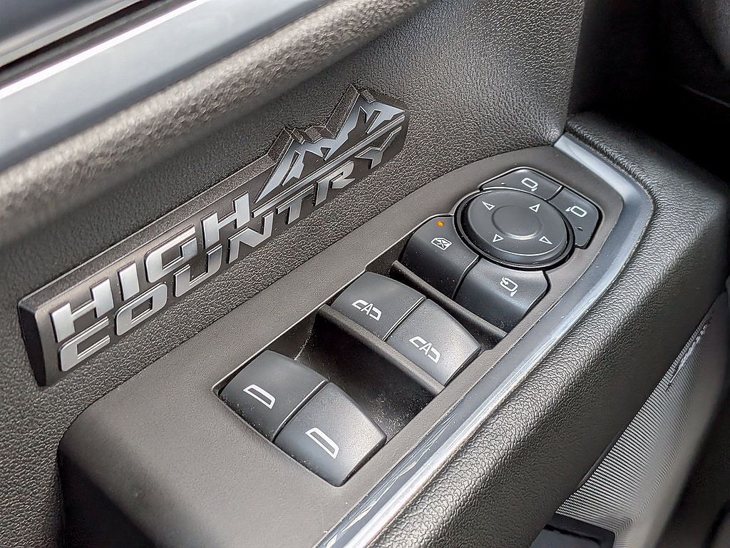 Certified 2025 Chevrolet Silverado 1500 High Country AWD/4WD image 31