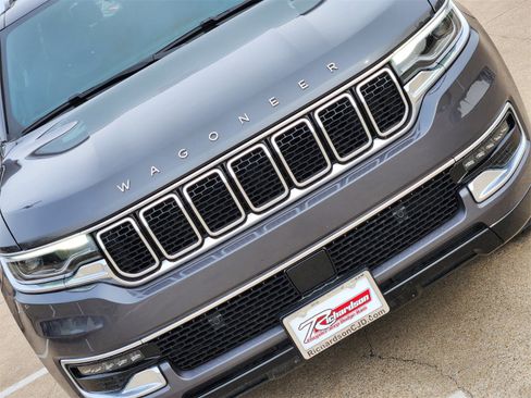 Used 2024 Jeep Wagoneer 4WD w/ Premium Group I image 11