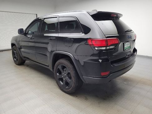 Used 2019 Jeep Grand Cherokee Laredo image 5
