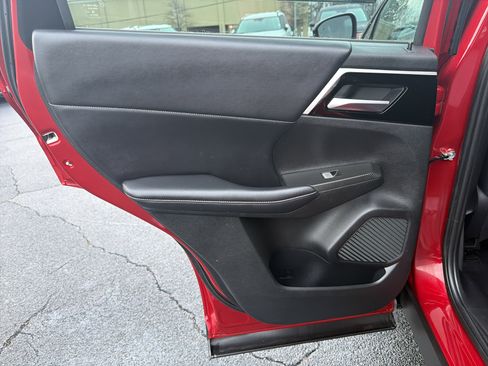 Used 2023 Mitsubishi Outlander SE image 22